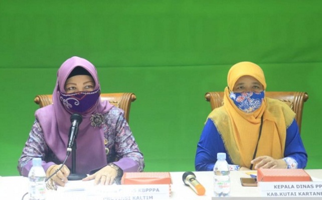Kepala Dinas Kependudukan, Pemberdayaan Perempuan dan Perlindungan Anak Kaltim Noryani Sorayalita